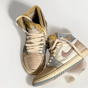 Nike High-Top Sneakers in Tan and Light Blue